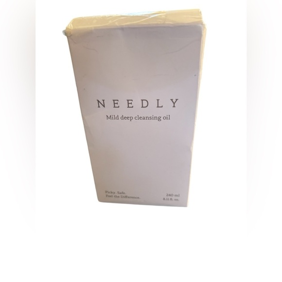 NEEDLY Mild Deep Cleansing Oil For Oily Skin Blackheads & Impurities Removal - Picture 3 of 3